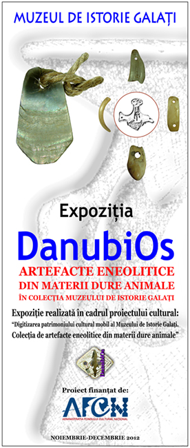 Afisul lansarii proiectului DanubiOs - Digitizarea patrimoniului mobil al MIGL, colectia de artefacte eneolitice din materii dure animale.